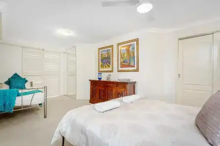 Gemini Court Holiday Apartments - 479