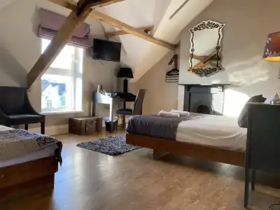 Number One Hundred B&B - 12