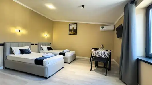 Luna Plaza - 39