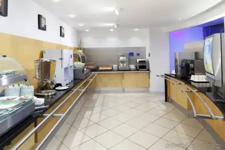 Holiday Inn Express Cambridge by IHG - 9