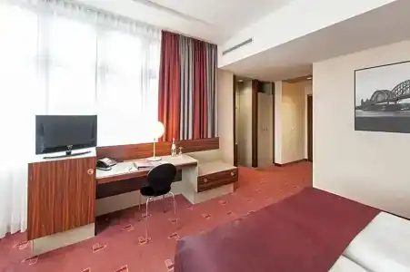 Premier Inn Köln City Mediapark - 68