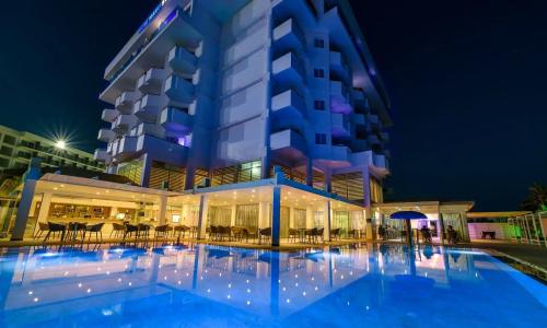 Tasia Maris Sands - 4