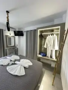 Zoumis Residence - 225