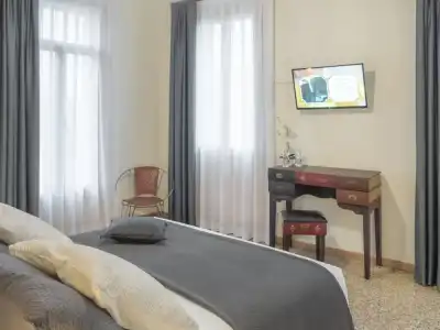 Grand Canal Suites - 76