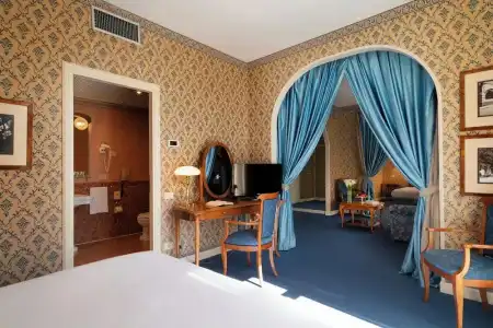 Grand Astoria - 5