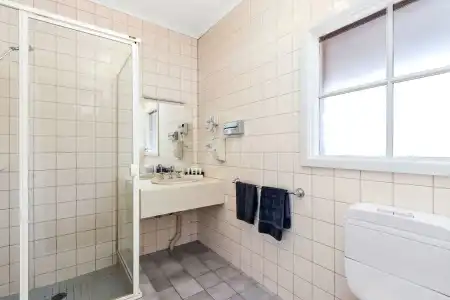 Greensborough Motel - 6