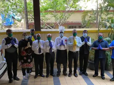 Plaza - 23