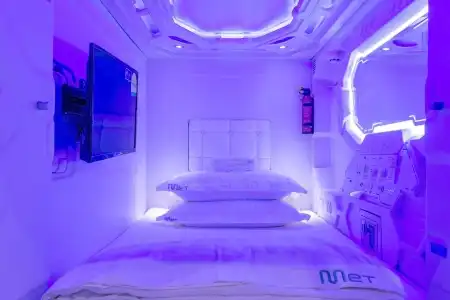 Met A Space Pod @ Arab Street - 33
