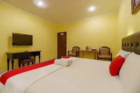 RedDoorz Plus near Ancol - 54