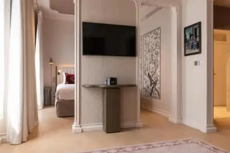 Hôtel de Montesquieu - 135