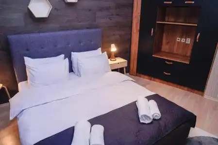 BOUTIQUE Entry E - 76