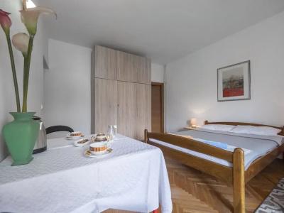 Madra Rooms and Apartments - 11