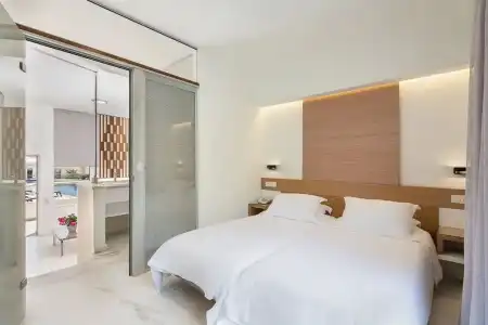 Forum Suites - 104