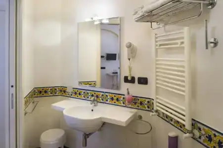 Bellevue Suite - 42