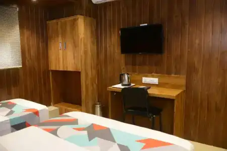 OYO 71452 Malad Grand - 30