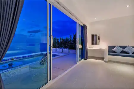 La Perle Luxury Boutique - 4