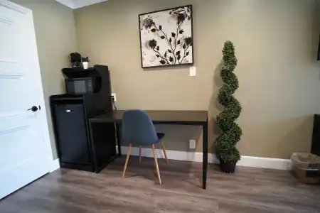 Anaheim Executive Inn & Suites - 141