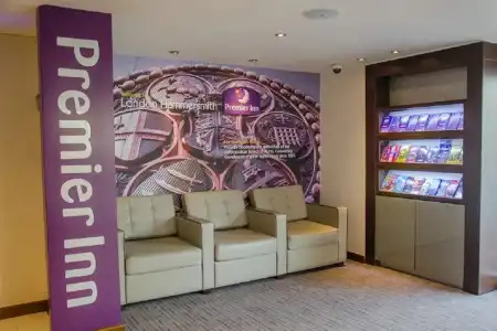 Premier Inn London Hammersmith - 0