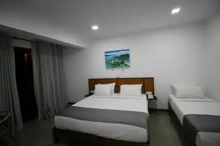 Serenity Tissa - 40