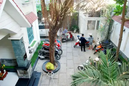 Lan Anh - 16