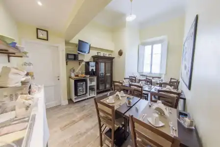 N4U Guest House - 6