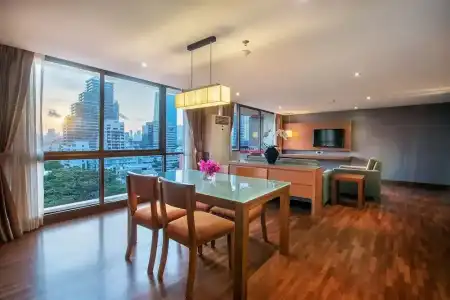 Bandara Silom Suites - 65
