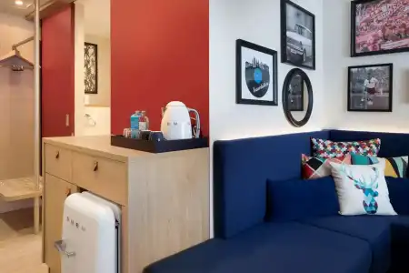 Hampton by Hilton - 29