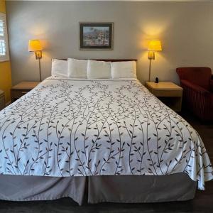 Van Ness Inn - 43