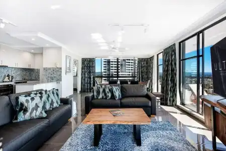 ULTIQA Beach Haven At Broadbeach - 3