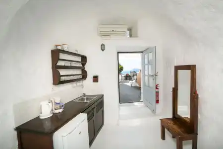 Alexander's Suites - 25
