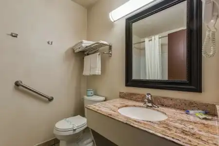 Coachman Inn - 9