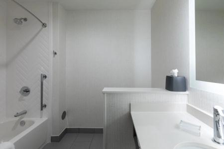 Holiday Inn GREENVILLE - WOODRUFF ROAD by IHG - 7