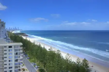 Burleigh Esplanade Beachfront Apartments - 24