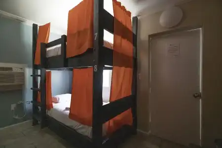 Seashell Motel and International Hostel - 17
