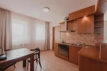 Cesarski - 76