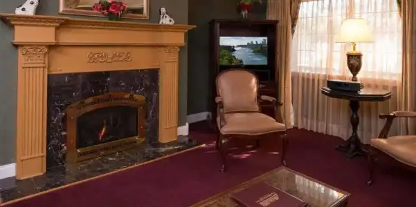 Red Coach Inn - 119