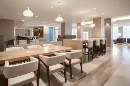 Holiday Inn Los Angeles - LAX Airport by IHG - 17