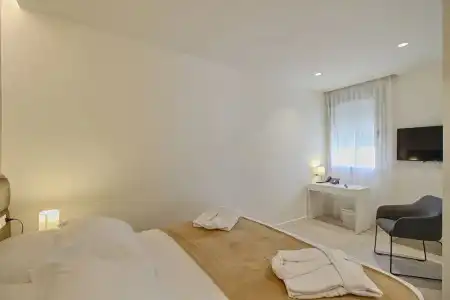 The Rooms - 252