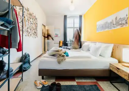 Three Little Pigs Hostel - Your Berlin Castle - 18