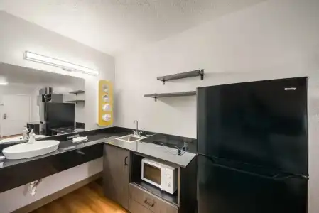 Studio 6 Laredo, TX - North I-35 - 19