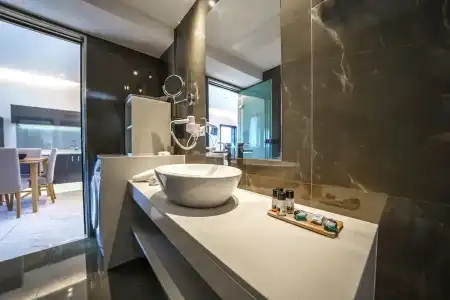 Elysian Suites - 91