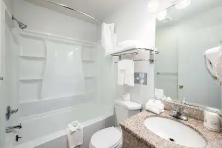 Baymont by Wyndham Bellingham - 25