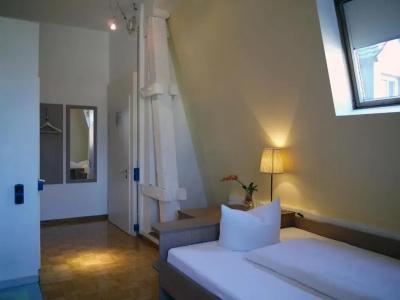 WHLIVING - Apartments & Studios - 4