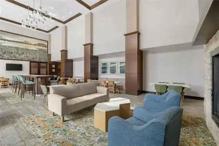 Hampton Inn & Suites Bend - 35
