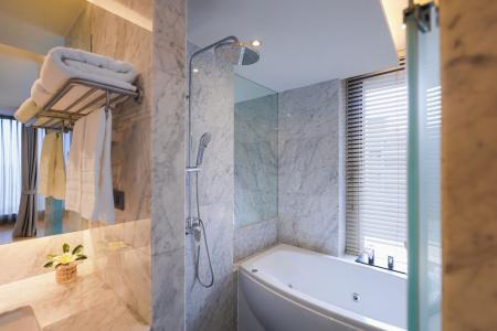 Balcony Seaside Sriracha & Serviced Apartments (SHA Extra Plus) - 144