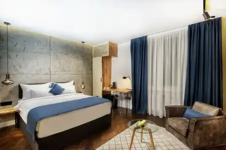One Luxury Suites - 73