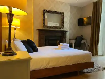 Number One Hundred B&B - 23