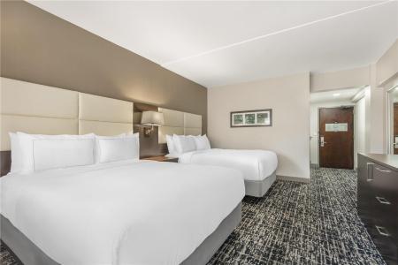 DoubleTree by Hilton Williamsburg - 42