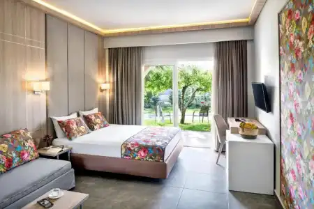 Alexandra Beach Spa Resort - 42