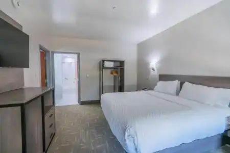 Clarion Pointe Galveston Seawall - 59